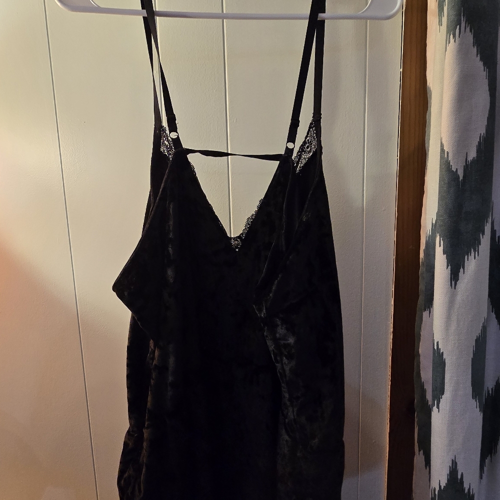 Cacique Black Velvet Sleep Romper